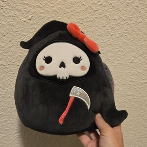 B18 Squishmallows Reaper Jane Pink Bow 8"